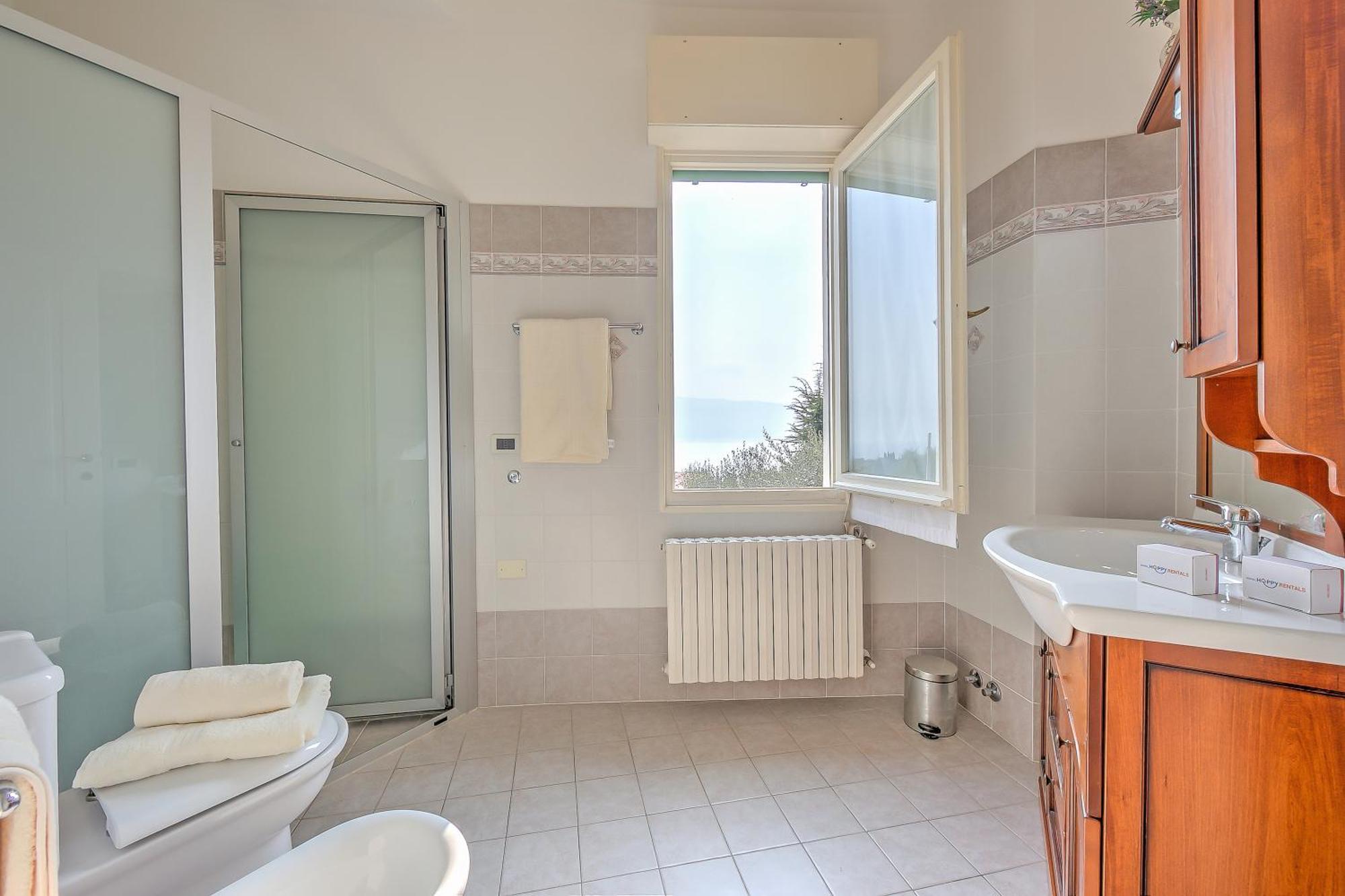 Angela -Terrace & Beautiful View Lake - Happy Rentals Toscolano Maderno Extérieur photo