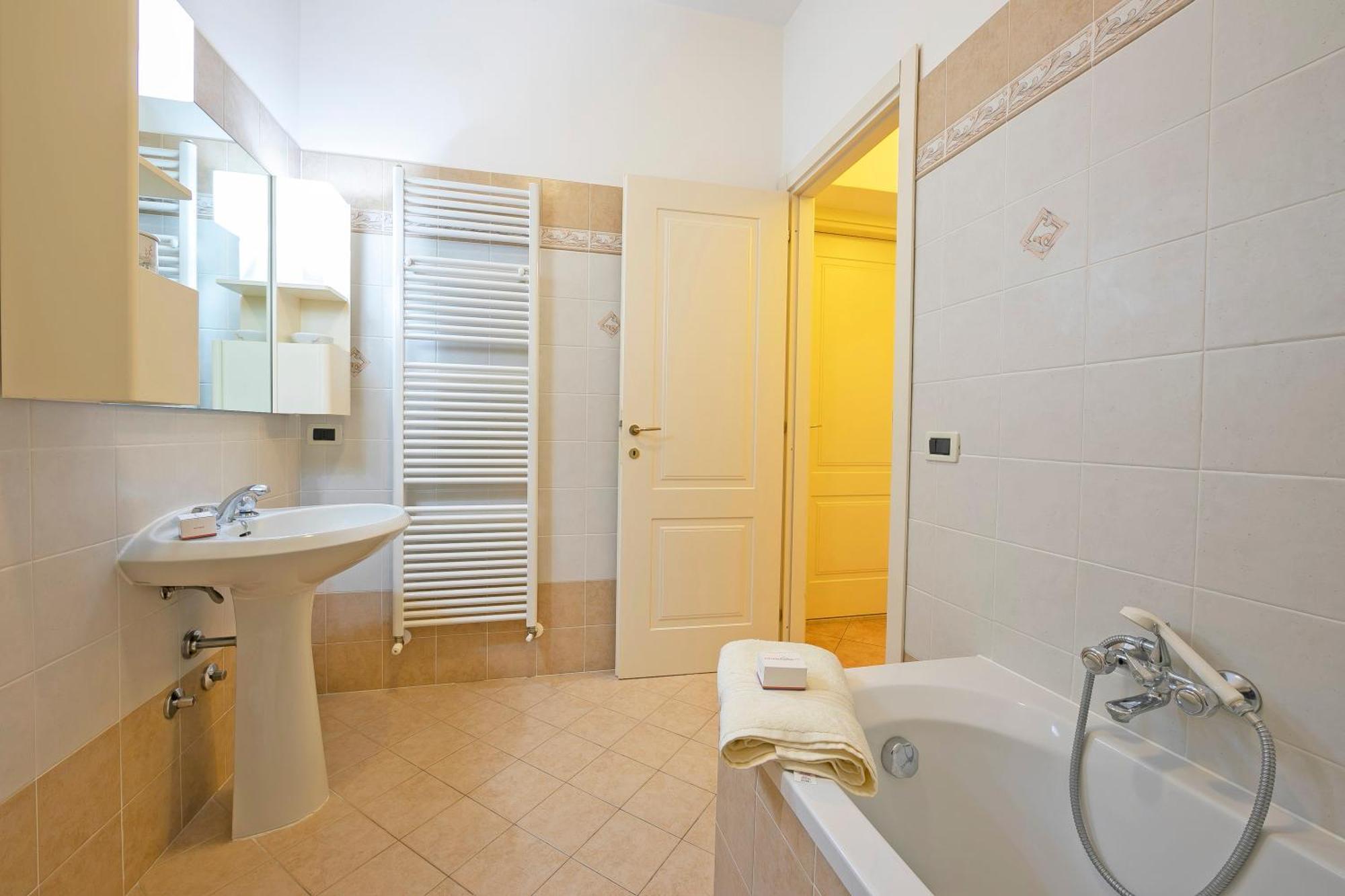 Angela -Terrace & Beautiful View Lake - Happy Rentals Toscolano Maderno Extérieur photo
