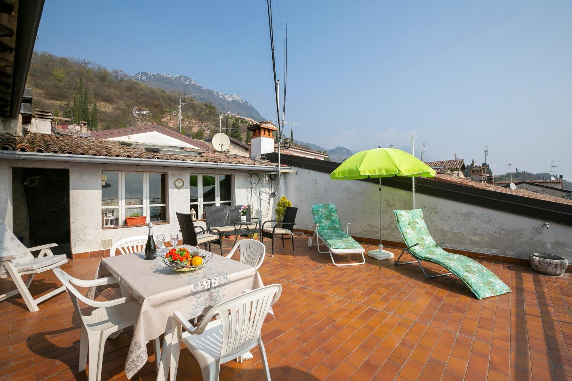 Angela -Terrace & Beautiful View Lake - Happy Rentals Toscolano Maderno Extérieur photo